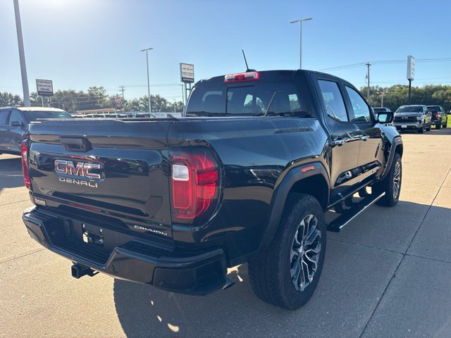 Used 2026 GMC Canyon Denali AWD/4WD image 3