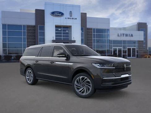 New 2025 Lincoln Navigator L Reserve image 7