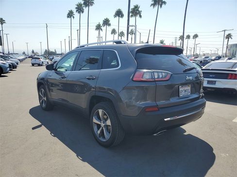 Used 2019 Jeep Cherokee Limited image 3