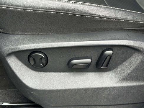 Used 2022 Volkswagen Atlas SE image 16