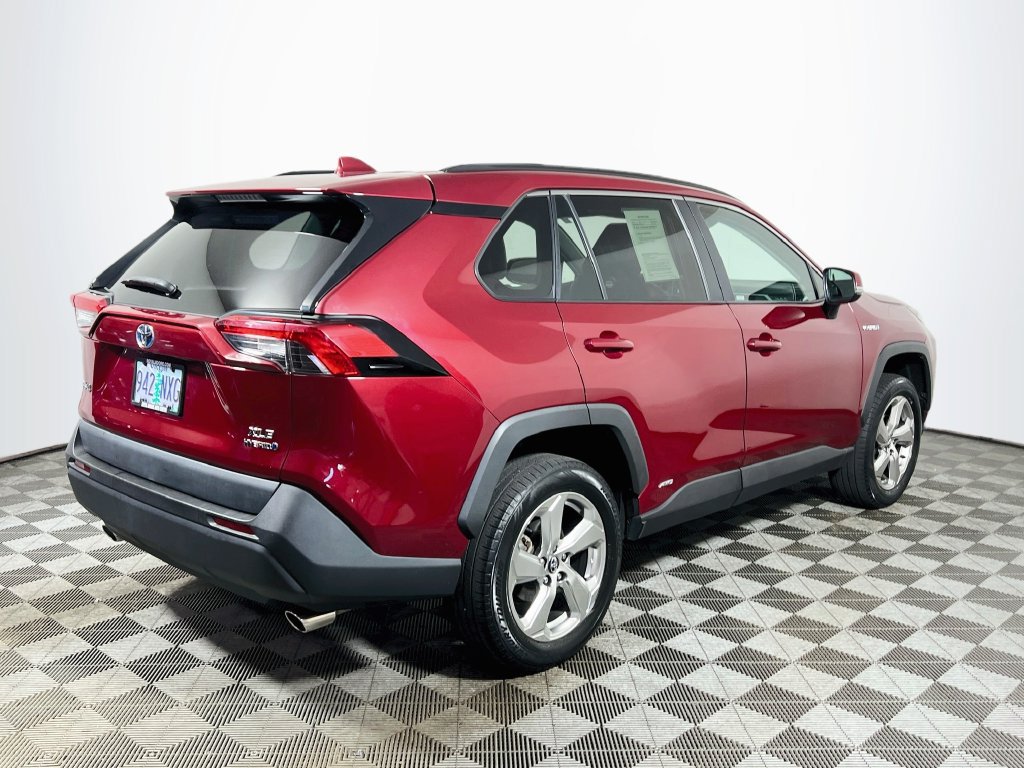 Certified 2021 Toyota RAV4 XLE Premium AWD/4WD image 7