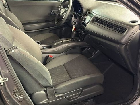 Used 2020 Honda HR-V LX image 9