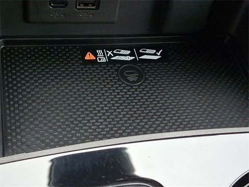 Used 2025 Buick Envision Sport Touring image 27