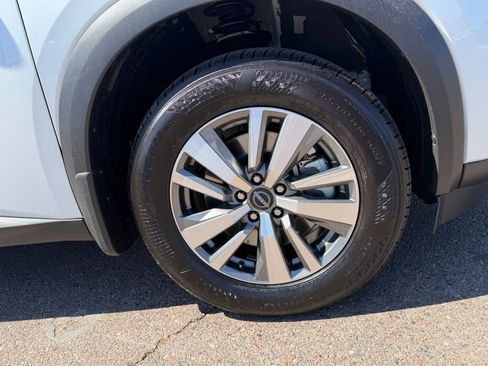 New 2026 Nissan Pathfinder SL image 10