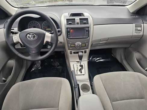 Used 2013 Toyota Corolla LE w/ Premium Pkg FWD image 18