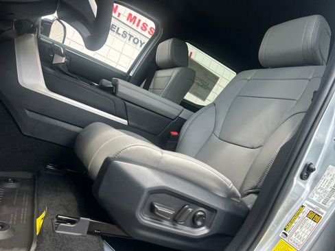 New 2026 Toyota Tundra Limited AWD/4WD image 11