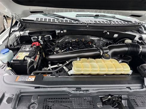 Used 2021 Ford Expedition XLT image 23