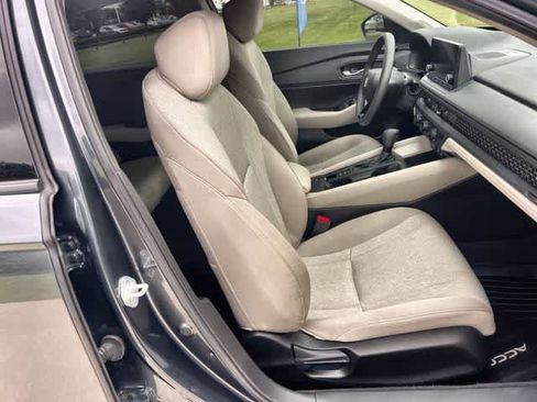 Used 2025 Honda Accord SE image 12