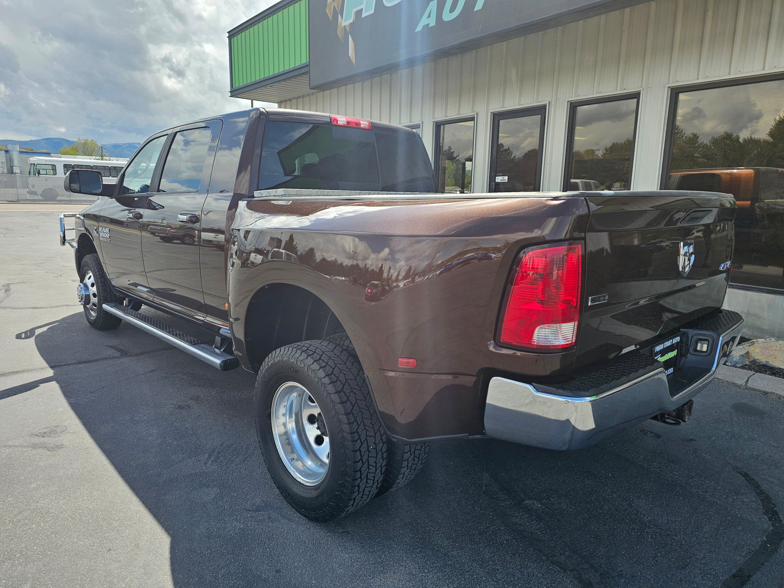 Used 2014 RAM 3500 SLT AWD/4WD image 5