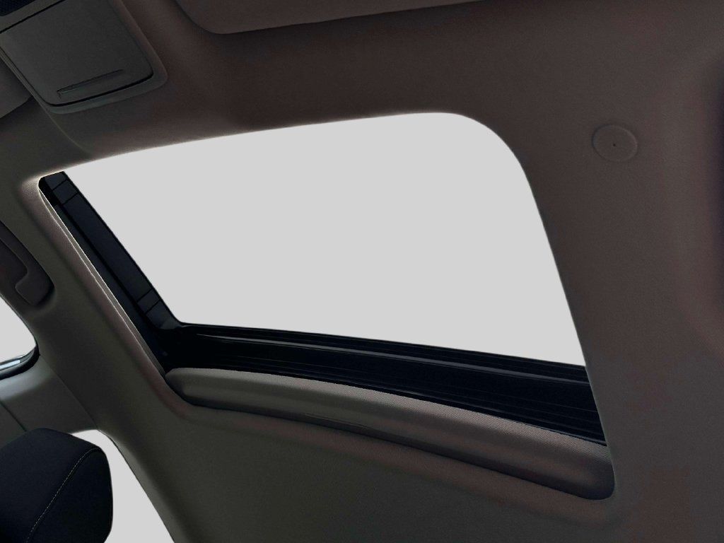 Certified 2023 Honda Accord EX image 17