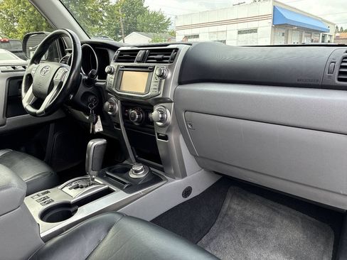 Used 2013 Toyota 4Runner SR5 w/ Premium Pkg w/3rd Row Seat AWD/4WD image 15
