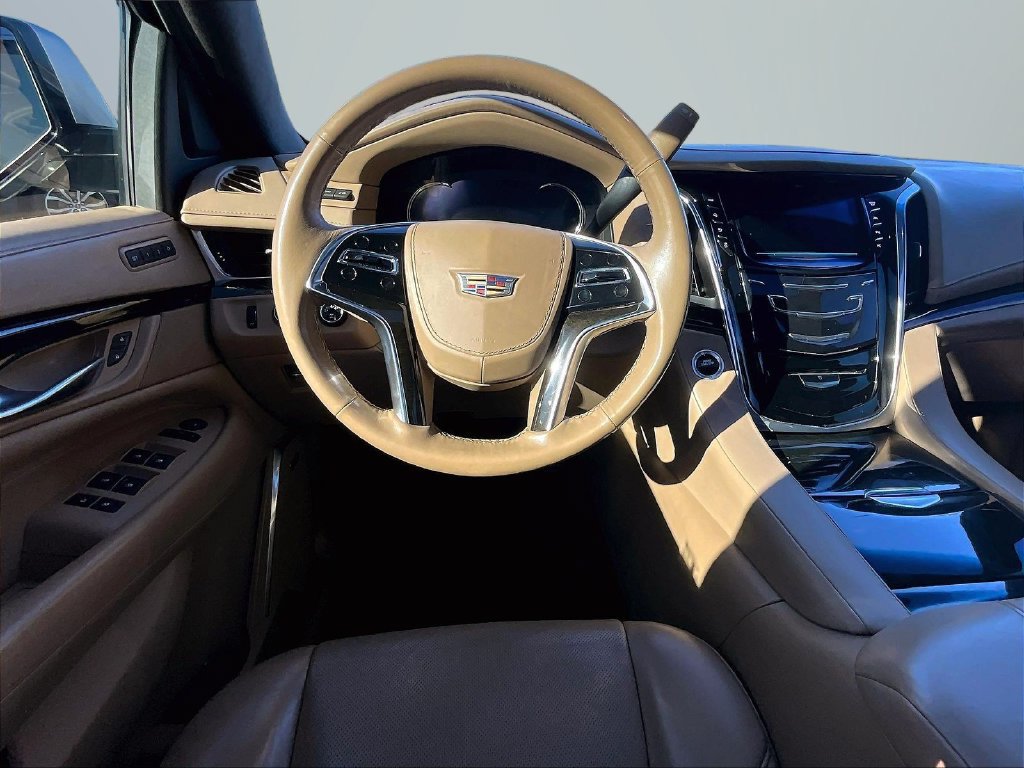 Used 2018 Cadillac Escalade ESV Platinum AWD/4WD image 5
