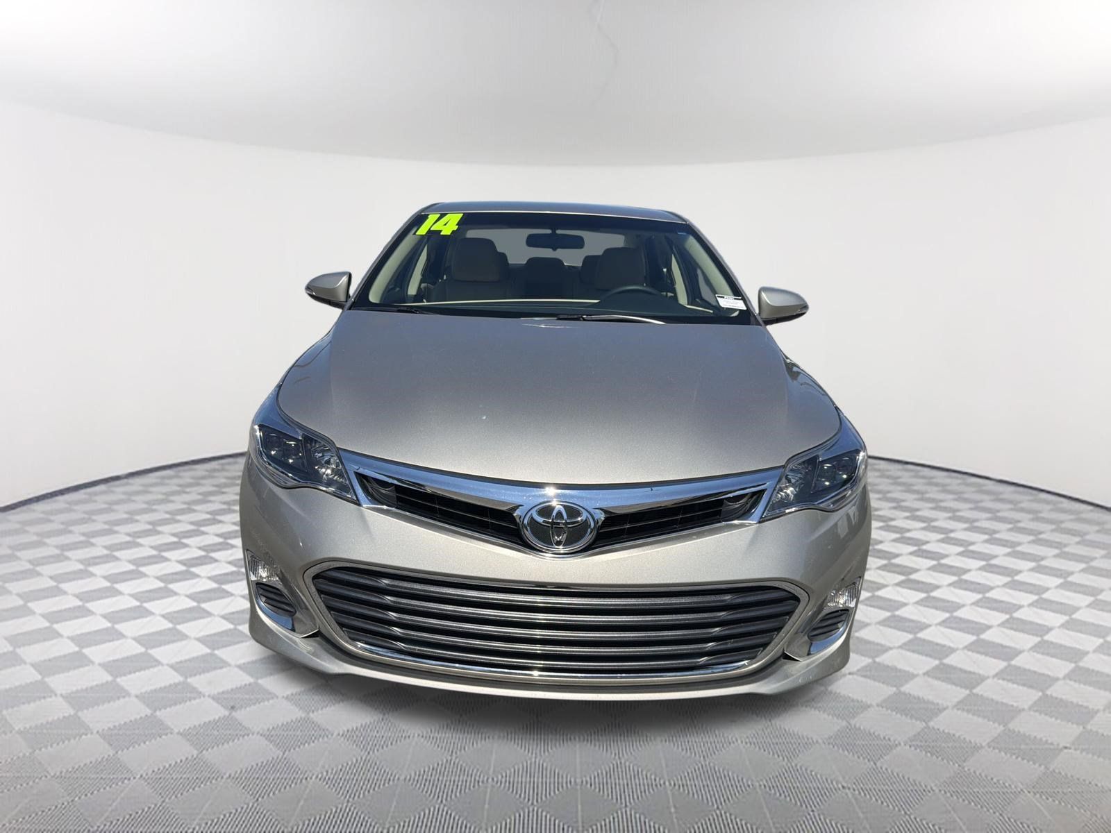 Used 2014 Toyota Avalon XLE FWD image 2
