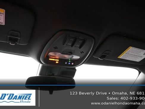 Used 2024 Chevrolet Trax RS w/ Sunroof Package FWD image 30