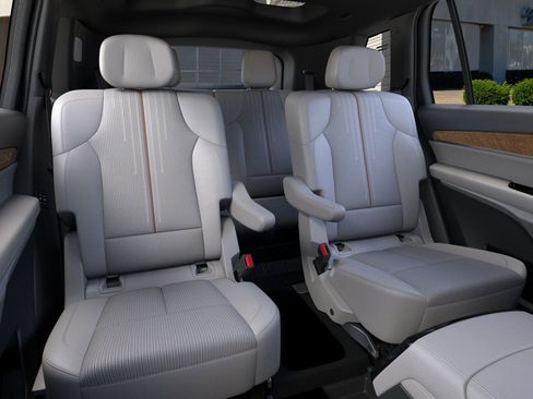 New 2026 Cadillac Vistiq Sport w/ LPO, Floor Liner Package image 41