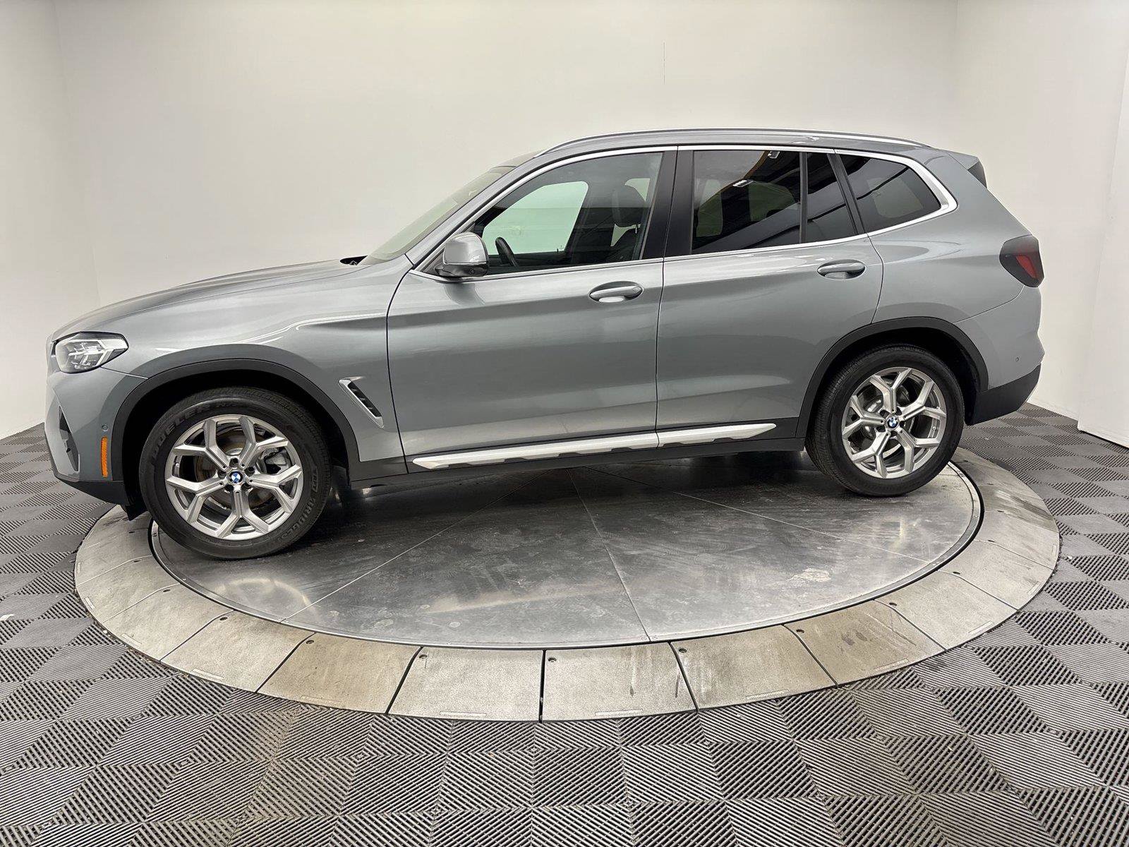 Used 2024 BMW X3 xDrive30i w/ Convenience Package AWD/4WD image 16