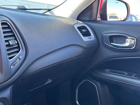 Used 2020 Jeep Compass Latitude image 22