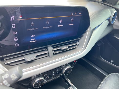 Certified 2024 Chevrolet Trax LT w/ Driver Confidence Package image 23