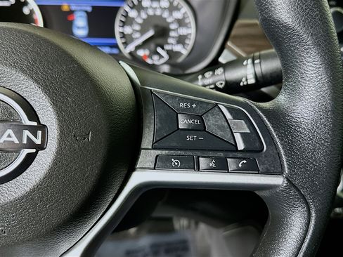 Used 2023 Nissan Altima 2.5 SV FWD image 17