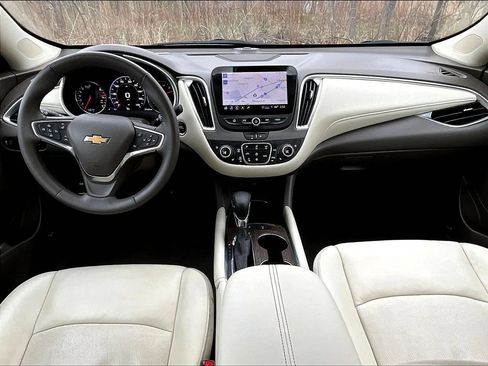 Used 2024 Chevrolet Malibu LT FWD image 9