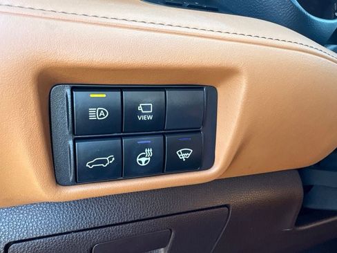 Used 2021 Toyota Highlander Platinum AWD/4WD image 18