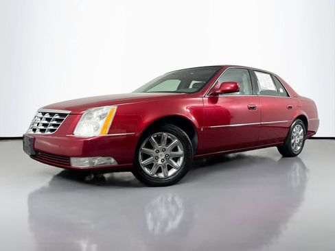 Used 2009 Cadillac DTS image 1