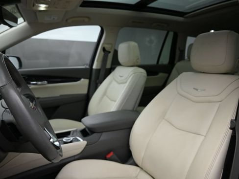 Certified 2023 Cadillac XT6 Premium Luxury w/ Technology Package AWD/4WD image 11