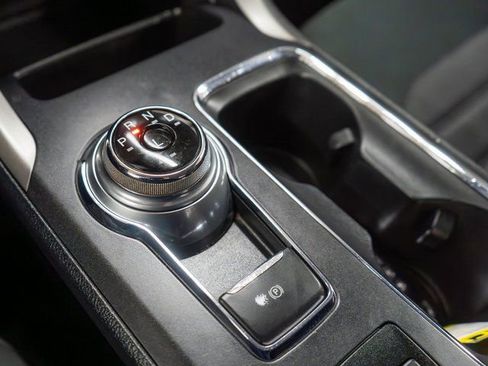 Used 2020 Ford Fusion SE image 30