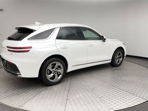 Used 2026 Genesis GV70 2.5T Advanced image 2