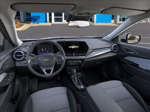 New 2026 Chevrolet Trax LT w/ Driver Confidence Package FWD image 15