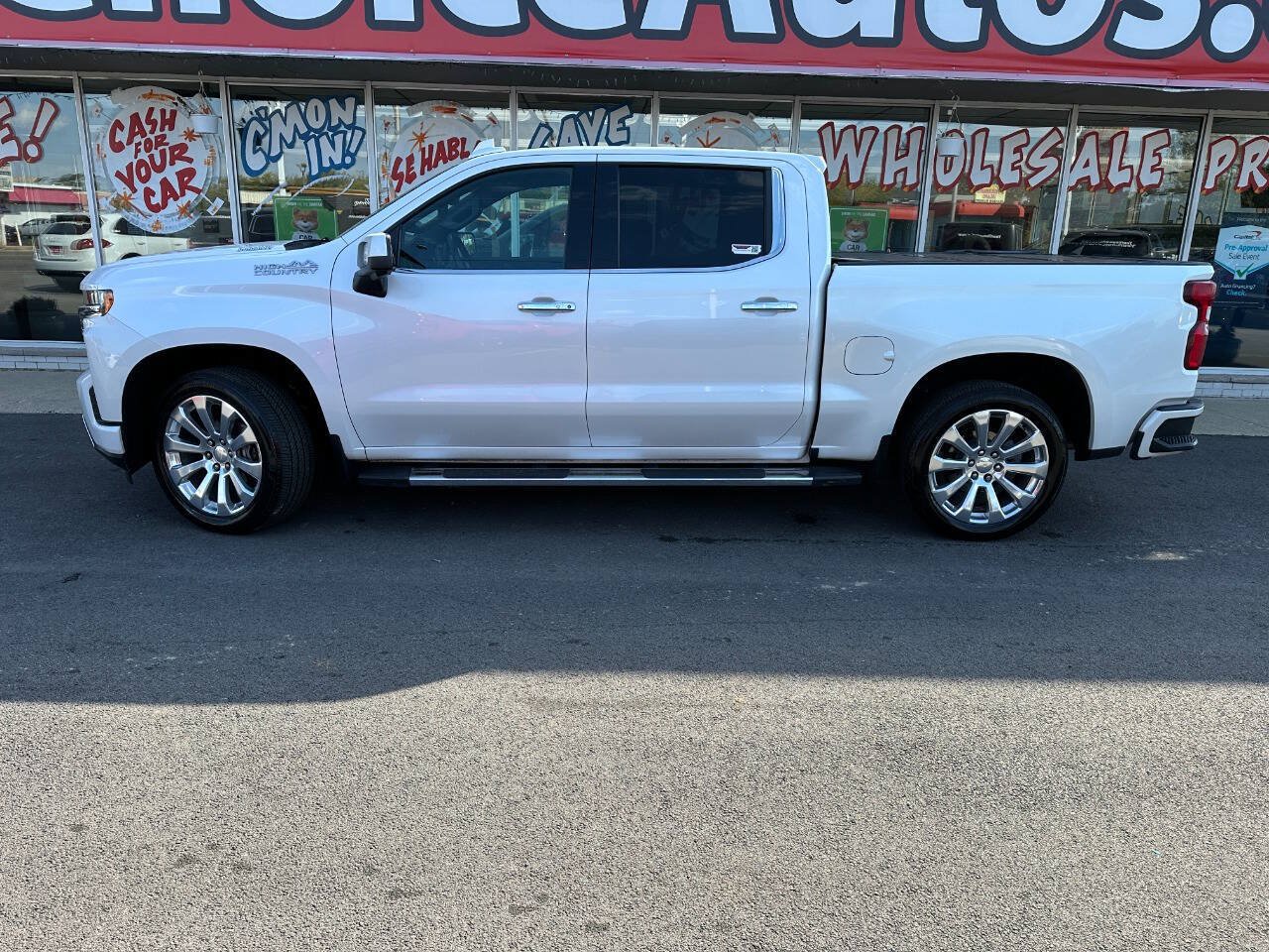 Used 2021 Chevrolet Silverado 1500 High Country w/ Technology Package AWD/4WD image 2