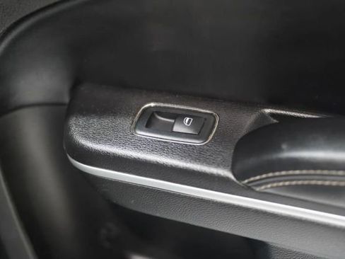 Used 2022 Chrysler 300 S w/ Comfort Group RWD image 35