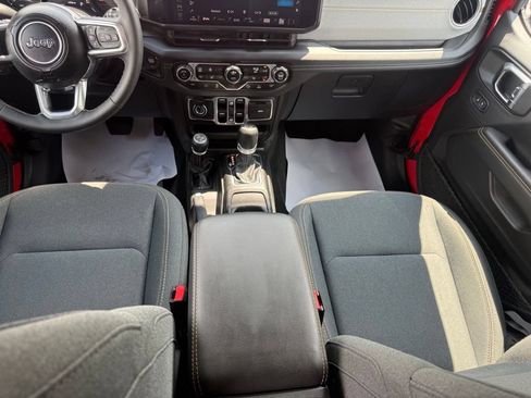 Used 2025 Jeep Wrangler Unlimited Sahara w/ Safety Group AWD/4WD image 41