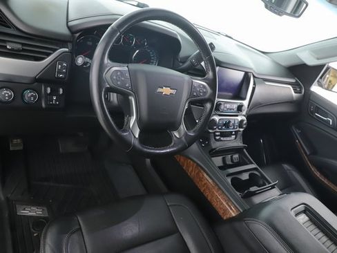 Used 2019 Chevrolet Suburban Premier image 17