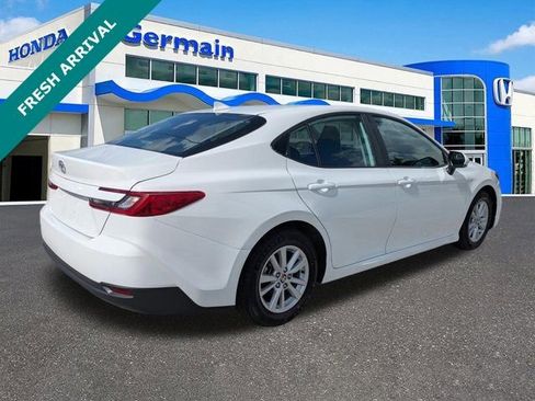 Used 2025 Toyota Camry LE FWD image 5