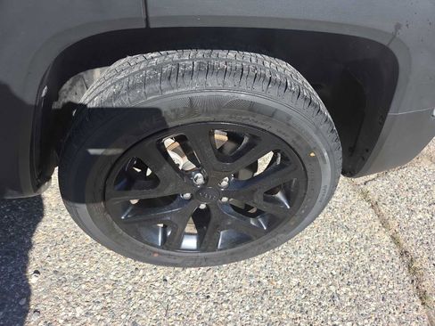 Used 2018 Jeep Renegade Altitude image 26