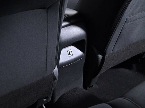 Certified 2022 Nissan Sentra SR FWD image 30