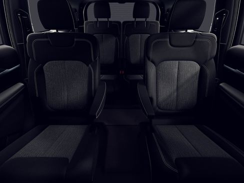New 2026 Jeep Grand Cherokee L 4WD image 3