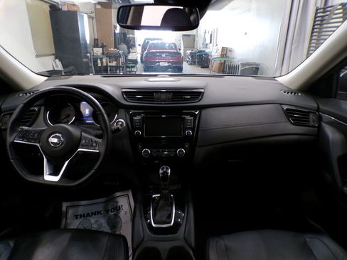 Used 2019 Nissan Rogue SL w/ Premium Package AWD/4WD image 11