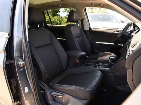 Used 2023 Volkswagen Tiguan SE w/ Panoramic Sunroof Package AWD/4WD image 20