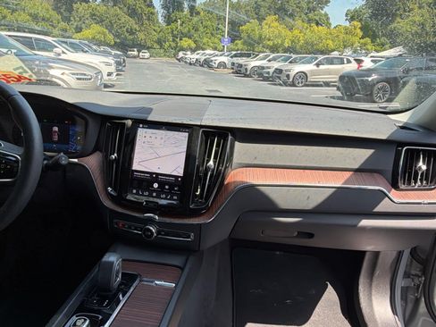 Certified 2024 Volvo XC60 B5 Plus AWD/4WD image 19