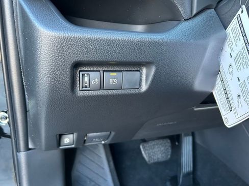 Used 2025 Toyota RAV4 SE image 26