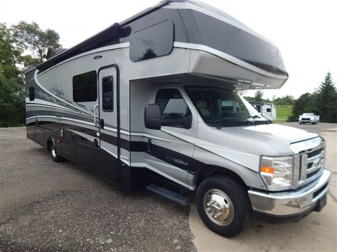 Used 2018 Ford E-450 and Econoline 450 Super Duty w/ Motorhome Prep Package RWD image 5