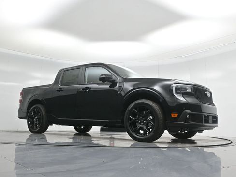 New 2025 Ford Maverick Lobo image 3