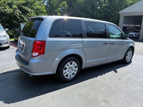 Used 2019 Dodge Grand Caravan SE FWD image 6