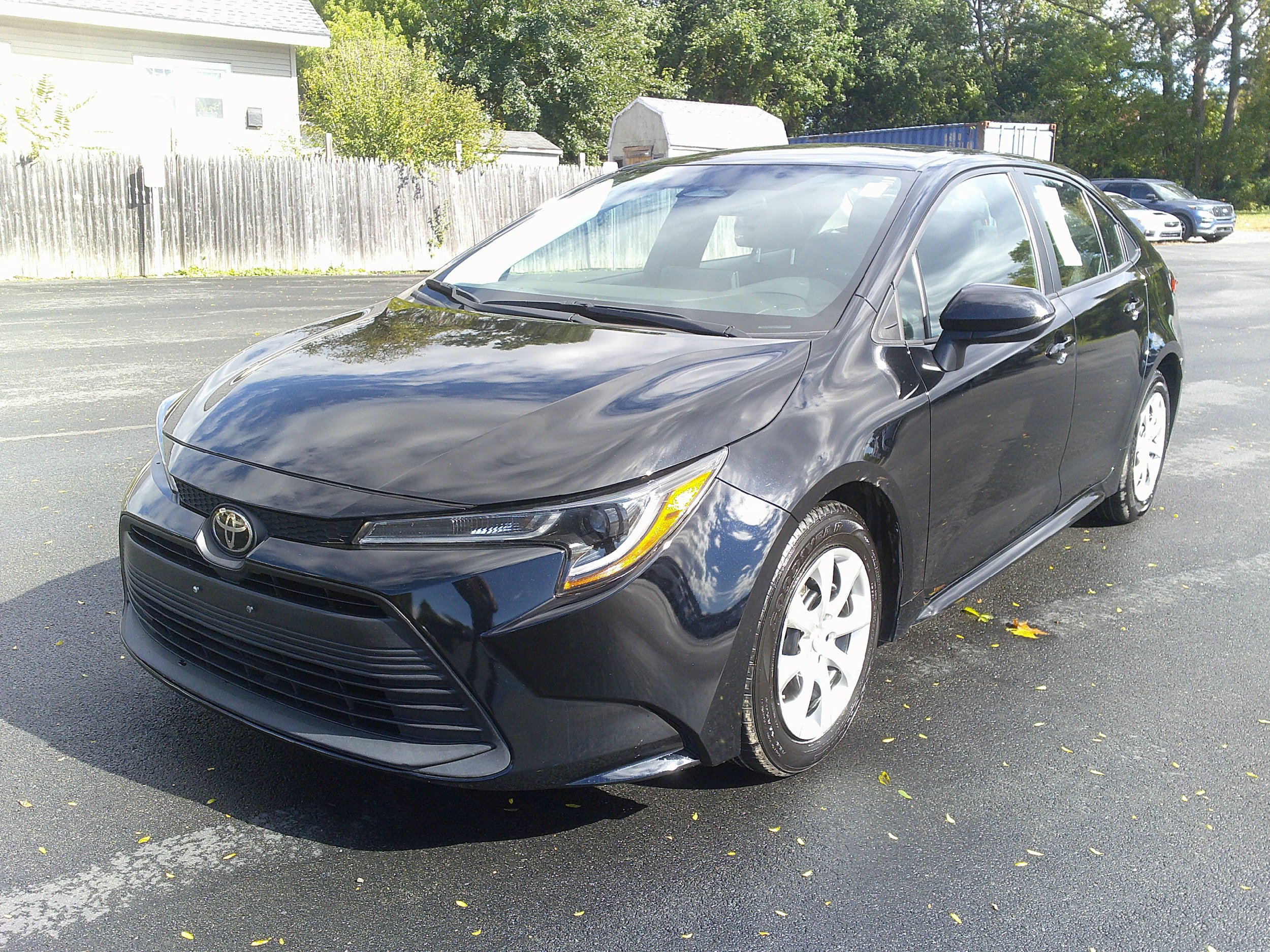 Used 2024 Toyota Corolla LE FWD image 2