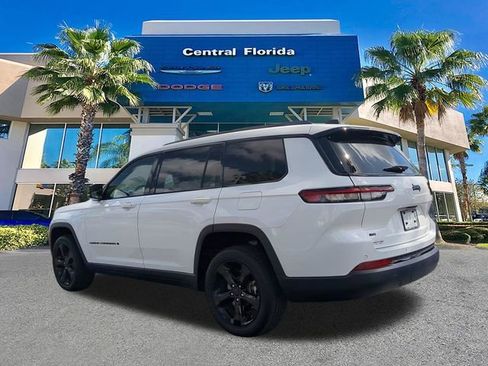 Used 2023 Jeep Grand Cherokee L Laredo image 7