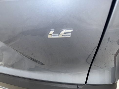 Used 2025 Toyota Corolla Cross LE FWD image 31