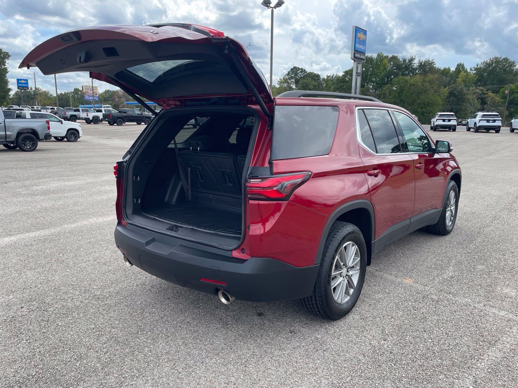 Used 2023 Chevrolet Traverse LT FWD image 39