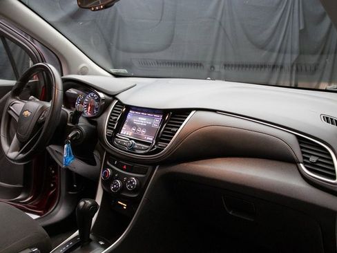 Used 2021 Chevrolet Trax LS image 15